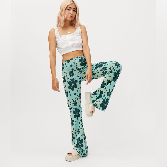 Urban Outfitters Pants - Urban Outfitters Retro Flower Flare Pants Size Medium